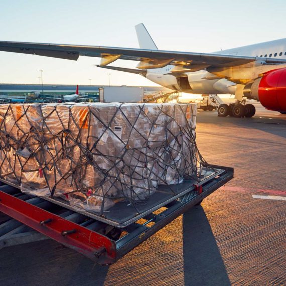 loading-to-the-aircraft-PPSSYVL.jpg loading-to-the-aircraft-PPSSYVL.jpg